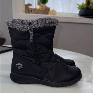Totes Black Quilted Boots with Gray Faux Fur